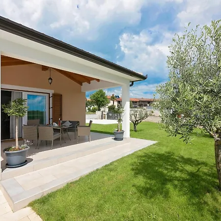 Muskovic By Interhome